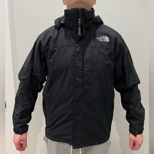 Men’s North Face snowboard jacket. Size Medium. Black